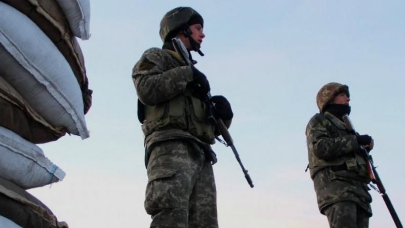 Всі підрозділи на кордоні з Кримом будуть в посиленій бойовій готовності, – доручення Порошенка Всі підрозділи на кордоні з Кримом будуть в посиленій бойовій готовності, – доручення Порошенка