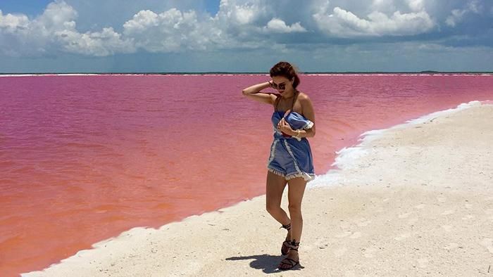 Соцмережі заполонили неймовірні фото рожевої лагуни у Мексиці