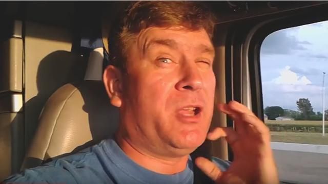 Американський далекобійник заспівав про "українських диверсантів" у Криму
