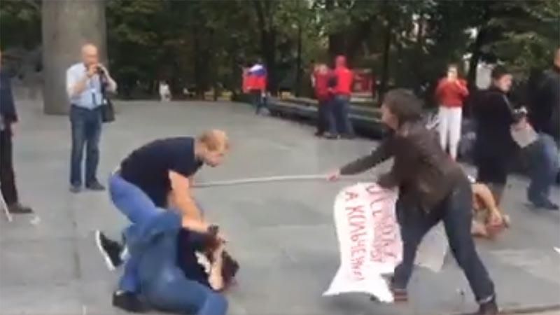 В Москве жестоко избили участников проукраинской акции