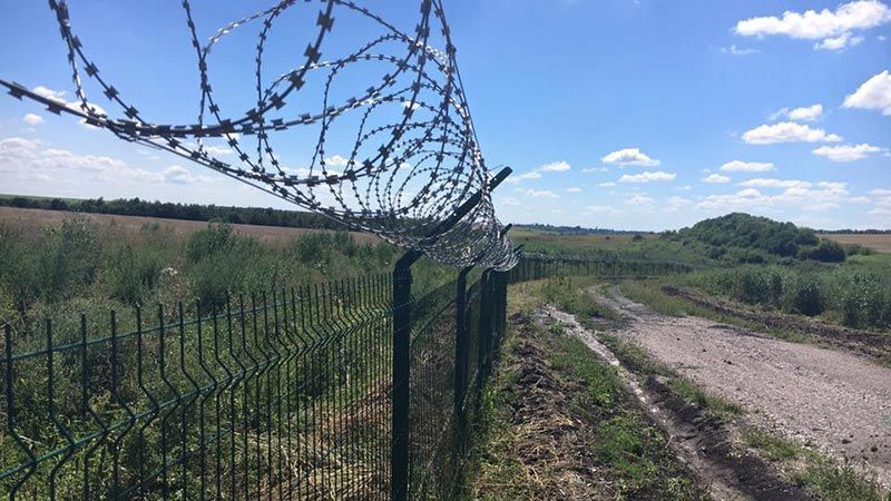 Стало відомо, чому "Стіна" на кордоні з Росією так повільно росте Стало відомо, чому "Стіна" на кордоні з Росією так повільно росте