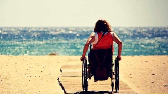 Для кого-то это вопрос жизни и смерти, – экс-министр объяснил, почему украинцы ездят в Крым