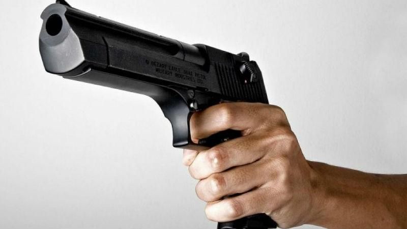 На київській стоянці розстріляли чоловіка На київській стоянці розстріляли чоловіка