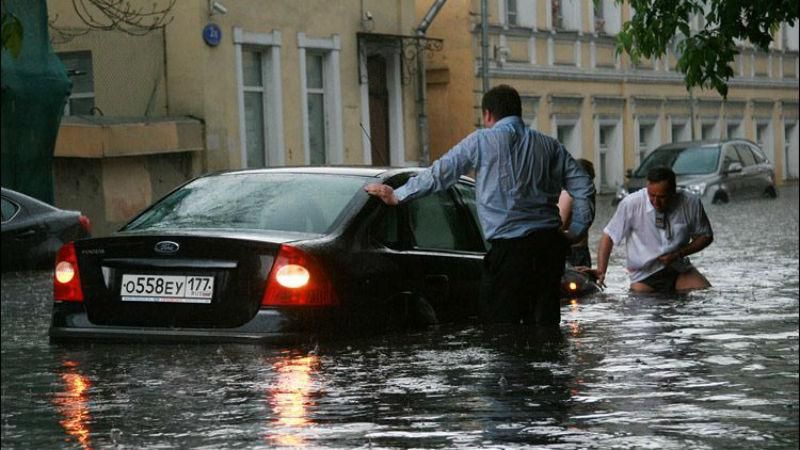 Москва уходит под воду – на столицу России обрушилось рекордное наводнение