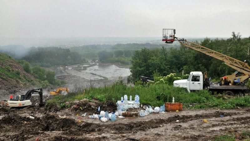 Суд арештував двох підозрюваних у трагедії на Грибовицькому сміттєзвалищі Суд арештував двох підозрюваних у трагедії на Грибовицькому сміттєзвалищі