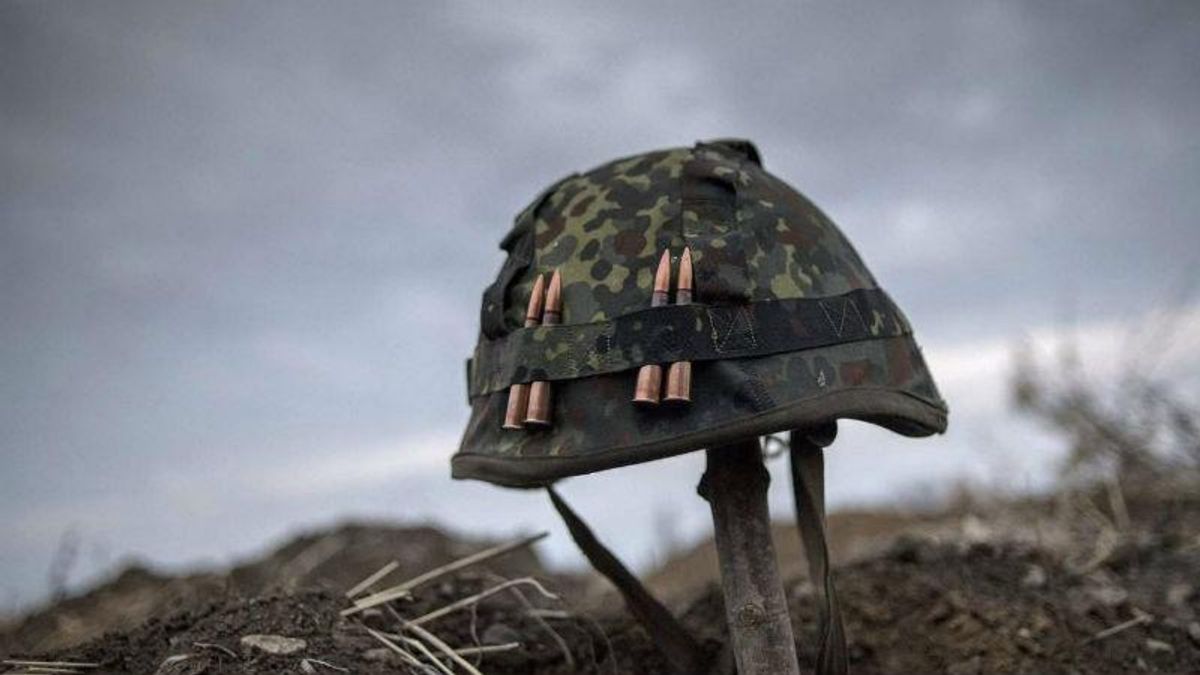 Герои не умирают: украинцы почтили неизвестных бойцов, погибших под Иловайском Герои не умирают: украинцы почтили неизвестных бойцов, погибших под Иловайском