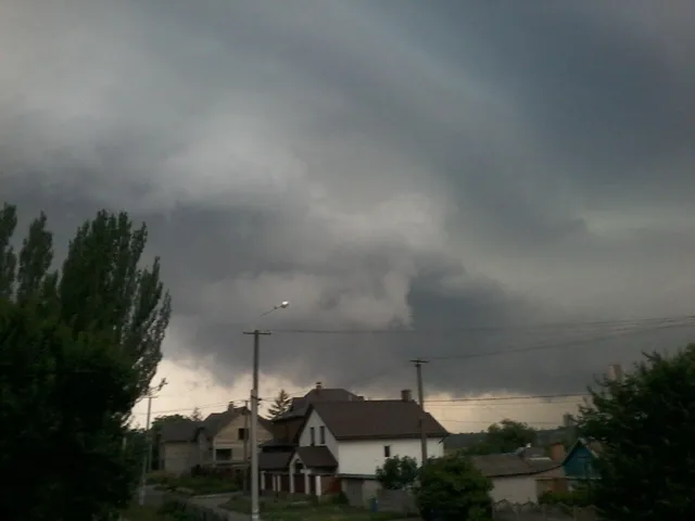 Кривий Ріг, злива, хмари Кривий Ріг, злива, хмари