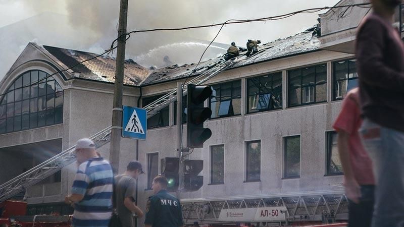 В Донецке горит офис Таруты