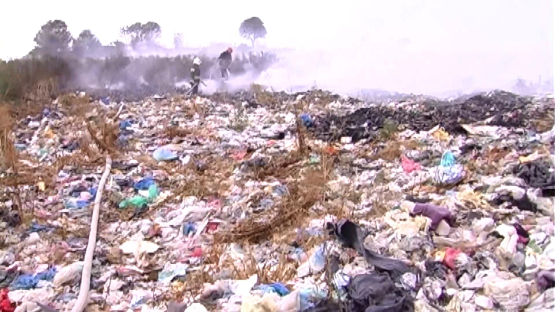 Поблизу Тернополя горить сміттєзвалище