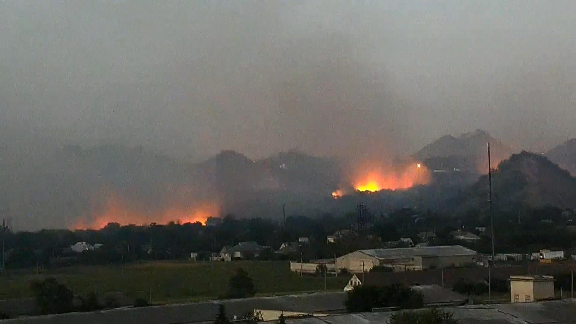 Как боевики "получили по зубам" от украинцев под Марьинкой: горели полночи Как боевики "получили по зубам" от украинцев под Марьинкой: горели полночи