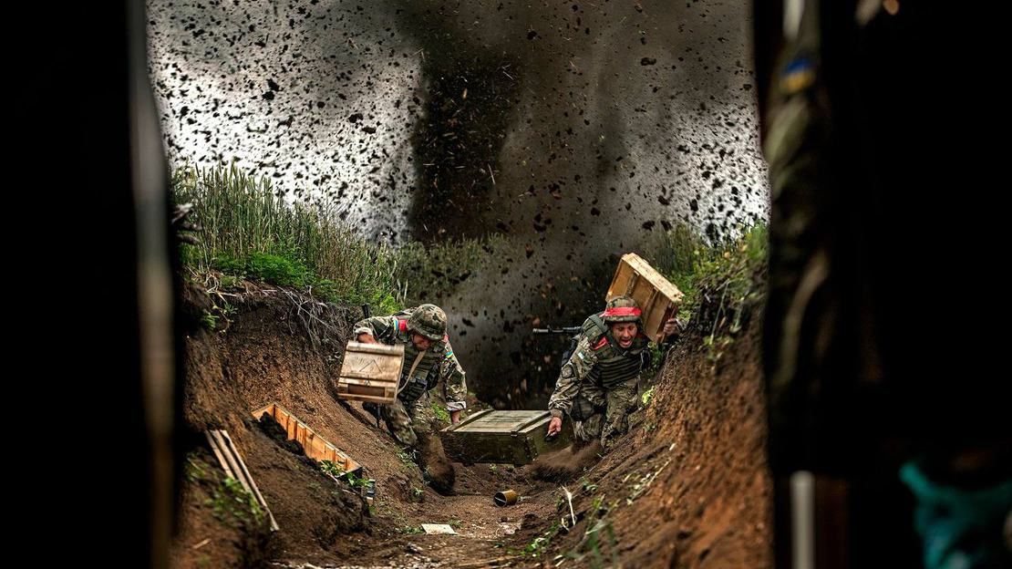 Боевики больше 6 часов обстреливают силы АТО под Марьинкой Боевики больше 6 часов обстреливают силы АТО под Марьинкой