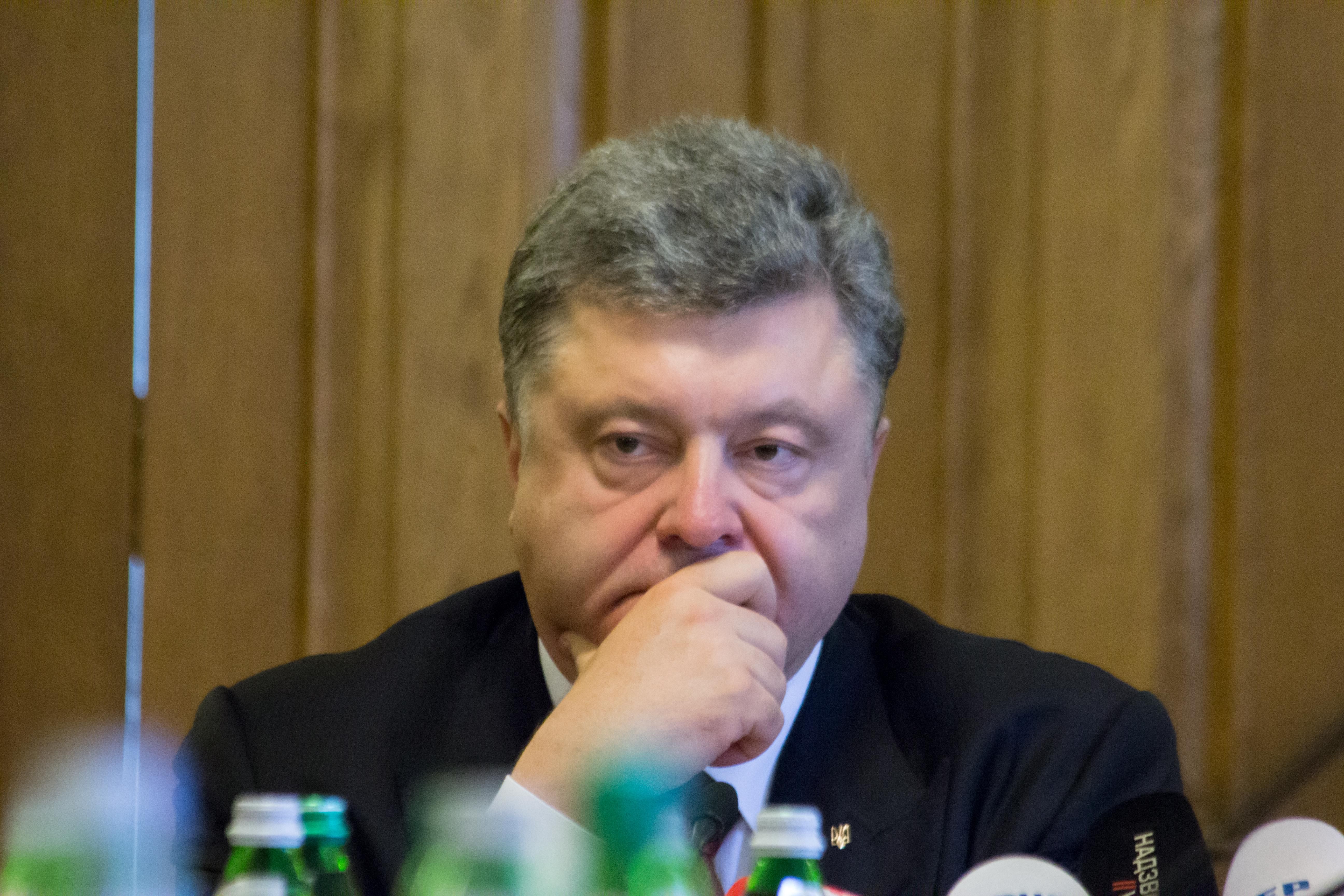 Порошенко оценил угрозу полномасштабного вторжения России Порошенко оценил угрозу полномасштабного вторжения России