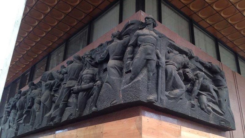 Український дім залишать без радянського минулого: з'явилися перші фото Український дім залишать без радянського минулого: з'явилися перші фото