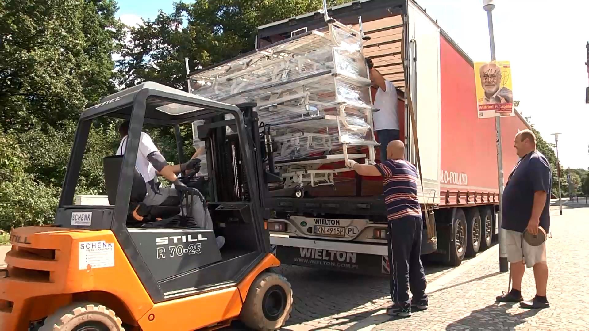 Українці з Німеччини передали величезний вантаж для госпіталю
