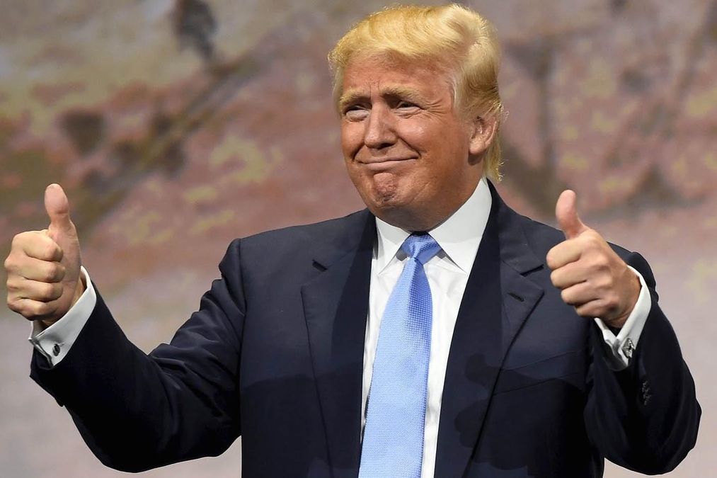 Голый Дональд Трамп украсил улицу Нью-Йорка