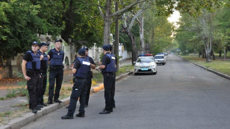 Поліцейські влаштували перестрілку зі злочинцем: є поранені 