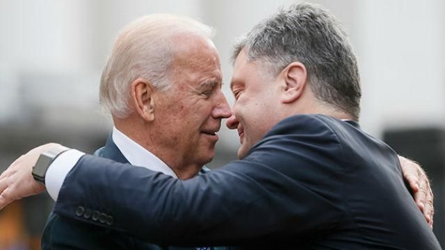 Провокації в Криму стали темою розмови Порошенка з віце-президентом США Провокації в Криму стали темою розмови Порошенка з віце-президентом США