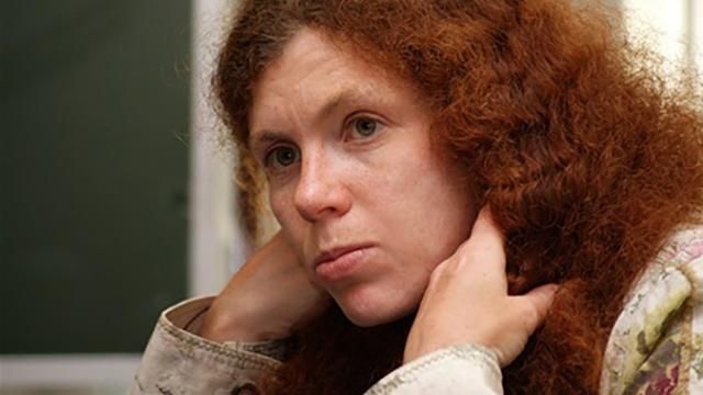 Відому журналістку облили фекаліями у Москві Відому журналістку облили фекаліями у Москві