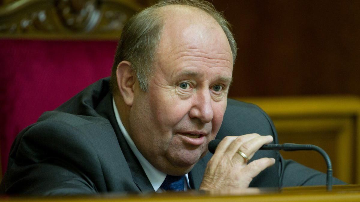 Порошенко уволил посла, который попал в скандал в начале года Порошенко уволил посла, который попал в скандал в начале года