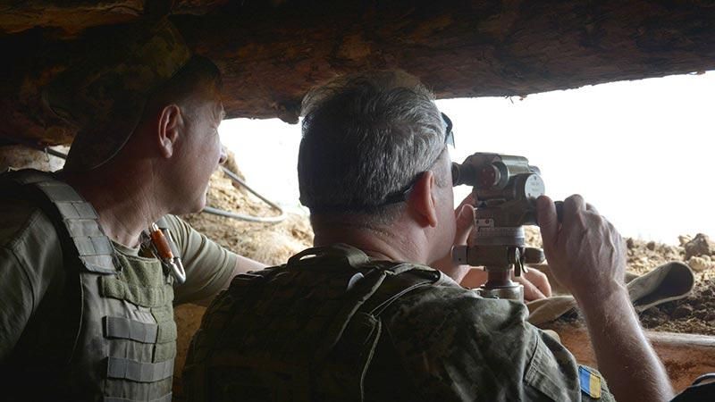 Терористи нахабніють, але зазнають значних втрат, – Муженко Терористи нахабніють, але зазнають значних втрат, – Муженко