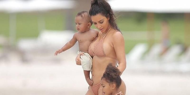 Кім Кардашьян продемонструвала свою фігуру після сильного схуднення (18+) Кім Кардашьян продемонструвала свою фігуру після сильного схуднення (18+)