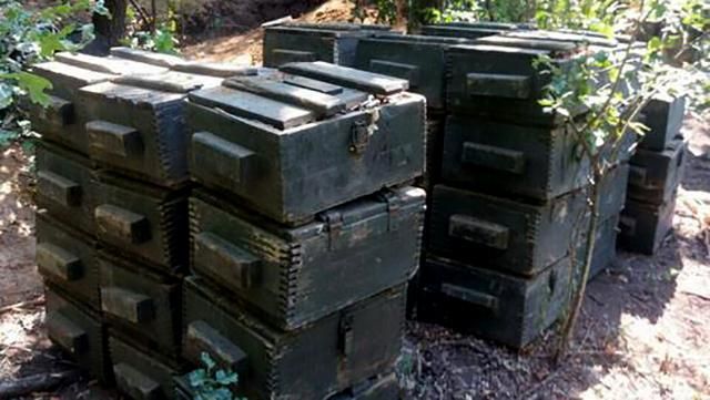 Бойовики серйозно підготувались до терактів на День Незалежності: СБУ знайшла величезний сховок Бойовики серйозно підготувались до терактів на День Незалежності: СБУ знайшла величезний сховок