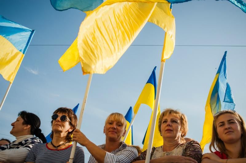 Скільки українців вважають Україну повністю незалежною державою