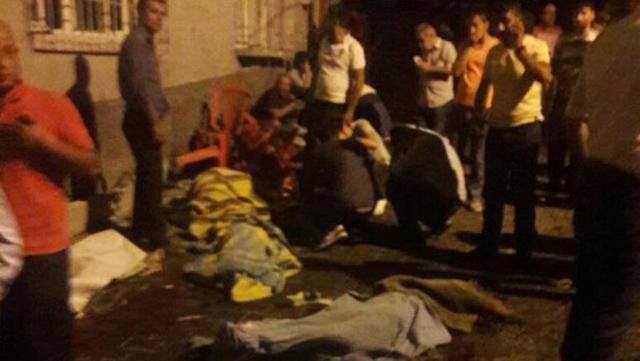 В кровавом теракте в Турции погибли более 20 детей В кровавом теракте в Турции погибли более 20 детей