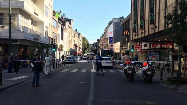 Жінка з мачете напала на людей у Бельгії Жінка з мачете напала на людей у Бельгії