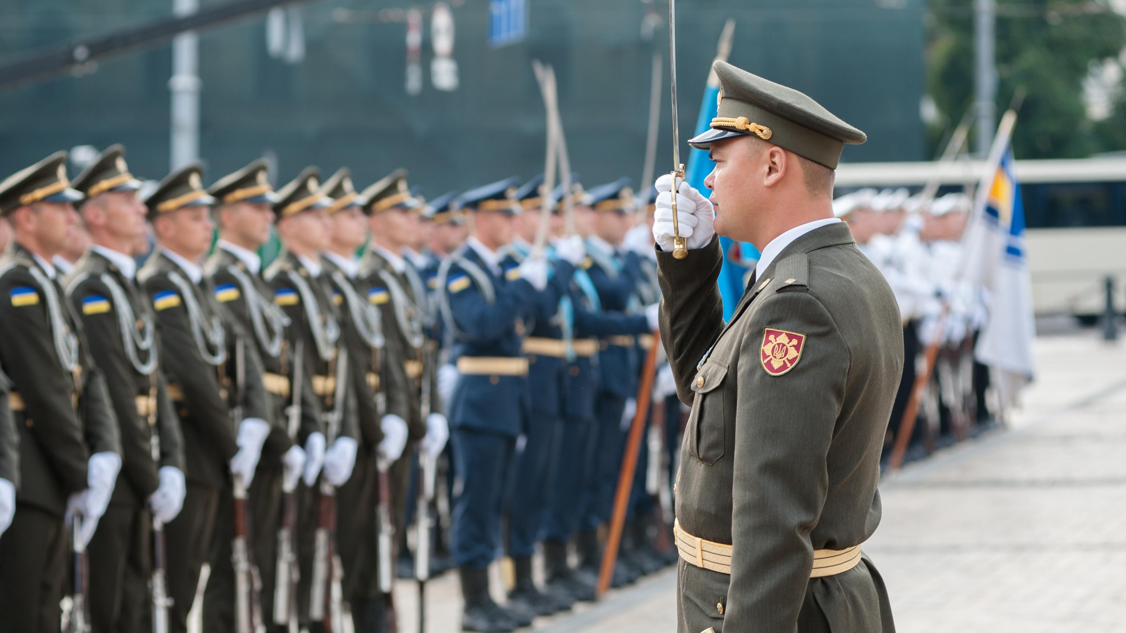 Як Порошенко прапор піднімав: з'явились фото Як Порошенко прапор піднімав: з'явились фото