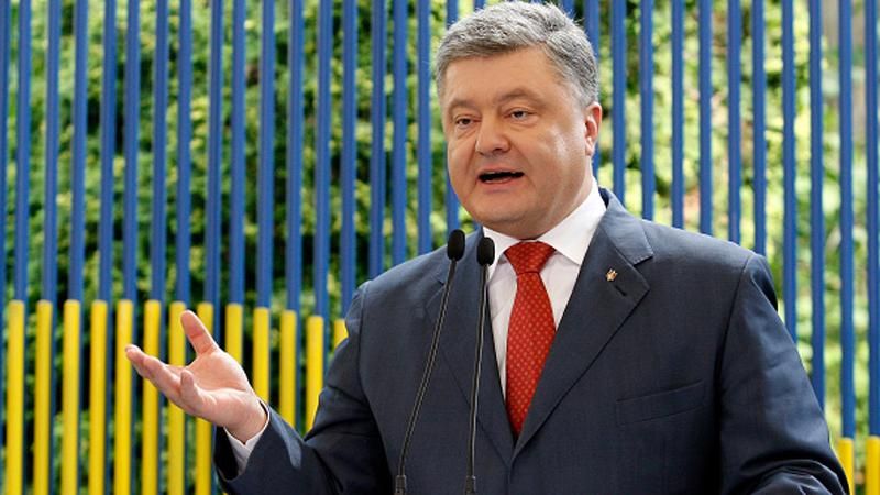 Якби не Ви, зараз не було б України, – Порошенко передав в АТО велику партію техніки 