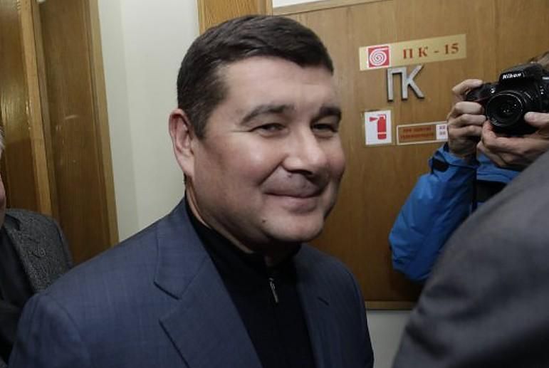 Подсудимый Онищенко поздравил украинцев с Днем независимости