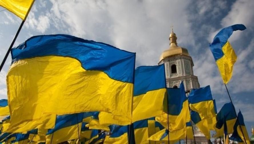 На пути развития Украины лежит большой камень, – социолог