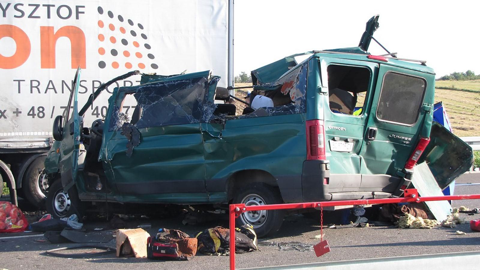 Появились страшные фото аварии с украинцами в Люблине