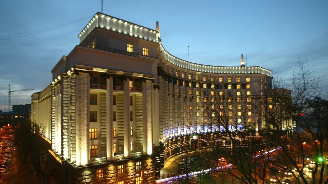 Кабмін патріотично змінився до Дня Незалежності Кабмін патріотично змінився до Дня Незалежності