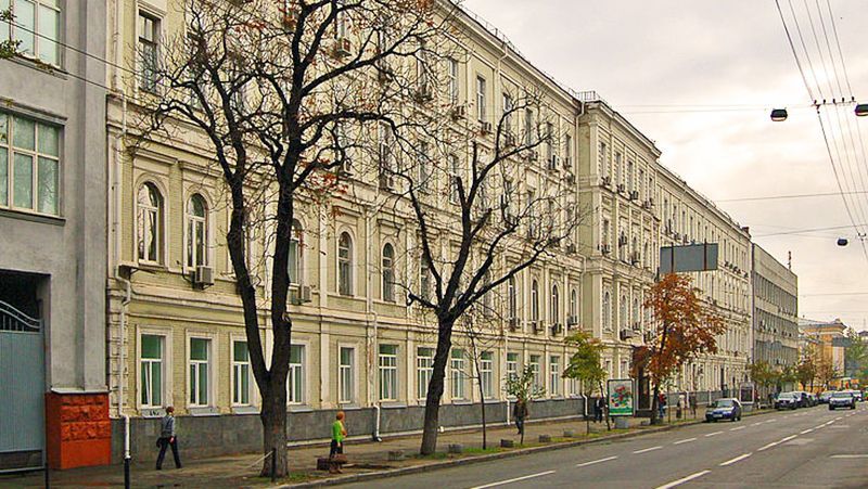 Патриотический флешмоб в Киеве: еще одно здание стало более украинским Патриотический флешмоб в Киеве: еще одно здание стало более украинским