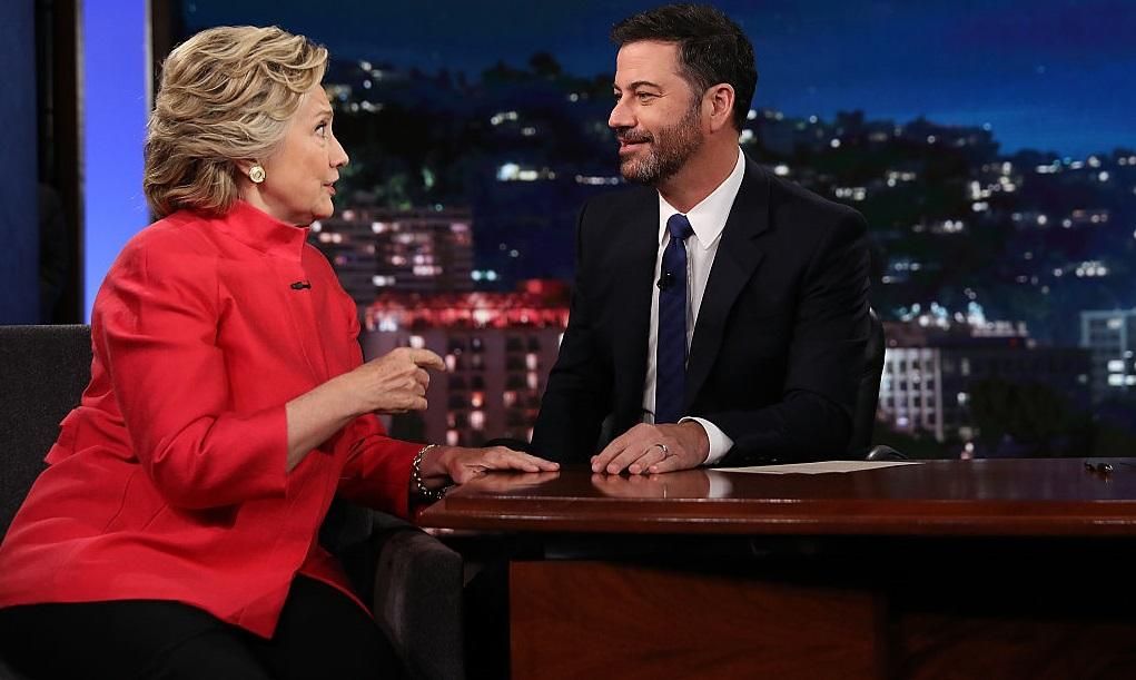 Клинтон в прямом эфире доказывала, что она здорова Клинтон в прямом эфире доказывала, что она здорова