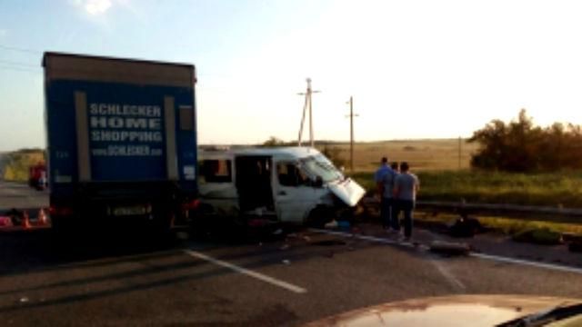 Автобус, ехавший в Украину, попал в страшную аварию в России: есть погибшие