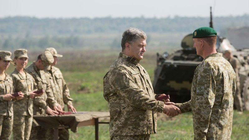 Порошенко розказав, чим Україна компенсує втрати від війни Порошенко розказав, чим Україна компенсує втрати від війни