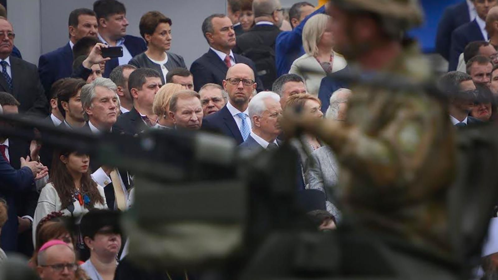 Яценюк і члени "Народного фронту" взяли участь в урочистостях з нагоди Дня Незалежності Яценюк і члени "Народного фронту" взяли участь в урочистостях з нагоди Дня Незалежності