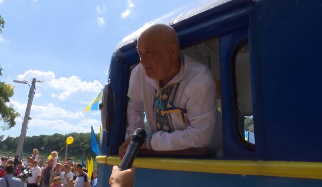 Москаль одягнув вишиванку і став залізничником Москаль одягнув вишиванку і став залізничником