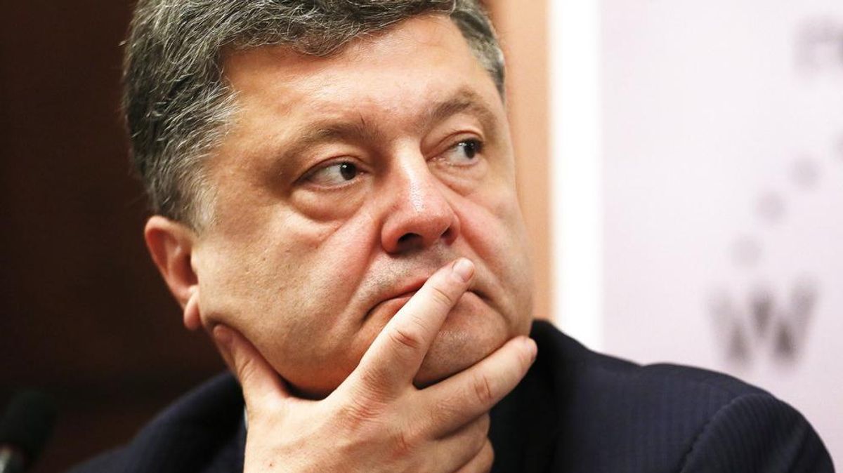 Крим перетворився у суцільну військову базу, – Порошенко Крим перетворився у суцільну військову базу, – Порошенко