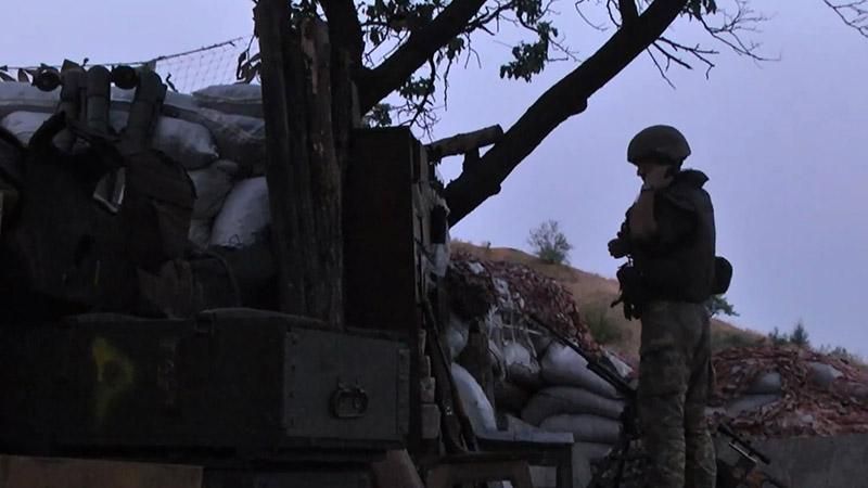 Обстріли під звуки гімну: як на передовій зустрічали День Незалежності Обстріли під звуки гімну: як на передовій зустрічали День Незалежності