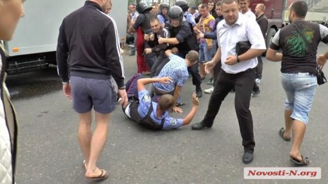 З’явилося відео бунту через вбивство місцевого жителя на Миколаївщині 