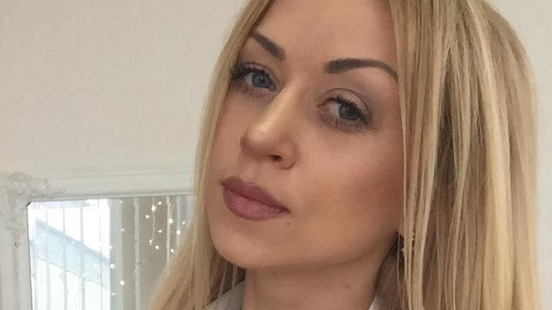 На чоловіка української співачки напали з ножем: з’явилися фото