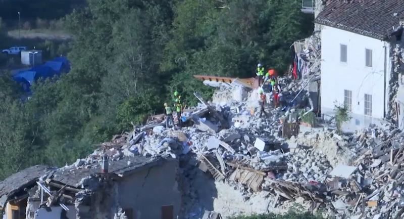 Число пострадавших от землетрясения в Италии увеличилось