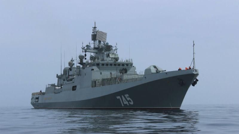 Боевые корабли России внезапно вошли в Черное море Боевые корабли России внезапно вошли в Черное море