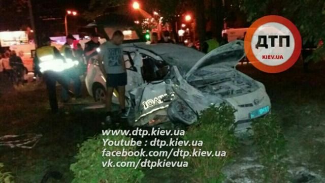 Серьезное ДТП с авто полиции в Киеве: появилось видео момента столкновения Серьезное ДТП с авто полиции в Киеве: появилось видео момента столкновения