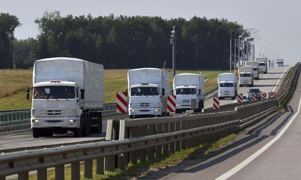 Розвідка розповіла, що вивозять з України вантажівки "гумконвою"