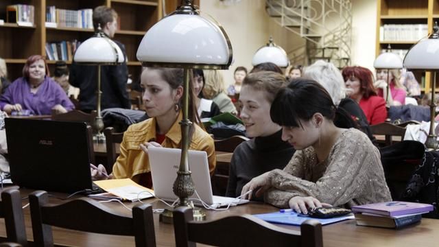 Студенты будут получать стипендию по-новому Студенты будут получать стипендию по-новому